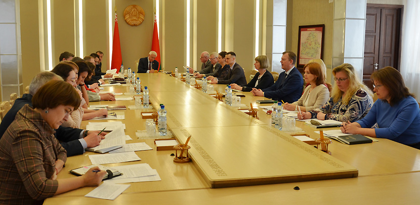 Михаил Мясникович провел заседание Президиума Совета Республики