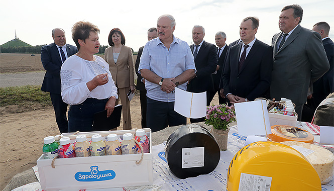 Александр Лукашенко посещает Смолевичский район