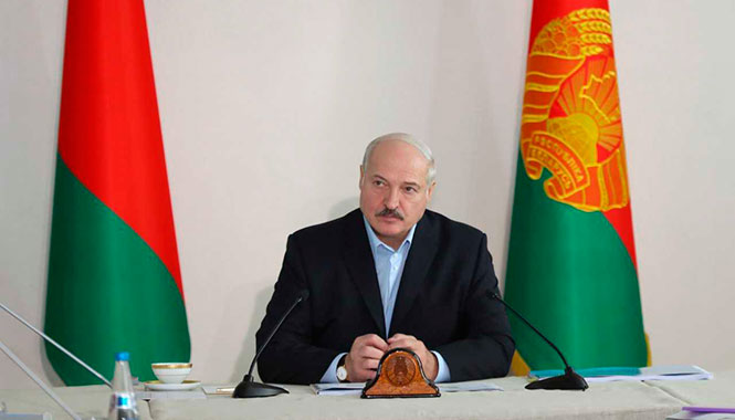 Александр Лукашенко во время рабочей поездки в Витебский район
