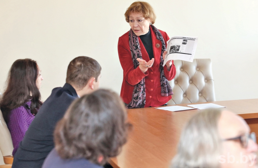 Нина Фрольцова возглавляет комиссию с 2001 года