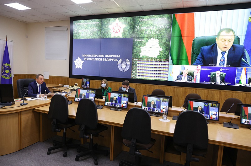 Владимир Макей во время участия в заседании СМИД ОДКБ в формате видеоконференции 