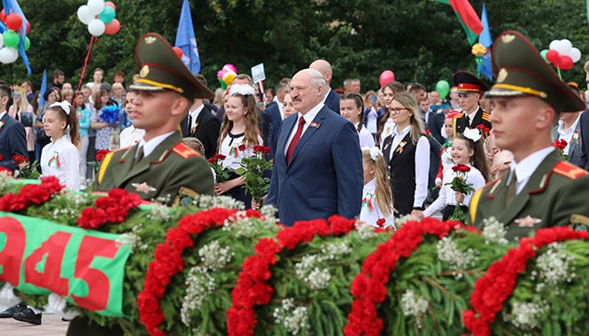 Александр Лукашенко принял участие в патриотическом шествии «Беларусь помнит!»
