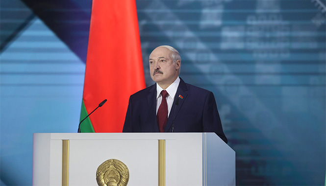 Александр Лукашенко во время обращения с ежегодным Посланием к белорусскому народу и Национальному собранию
