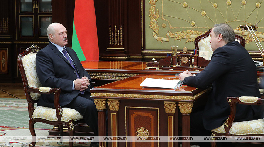 Александр Лукашенко провел встречу с Министром здравоохранения Владимиром Караником